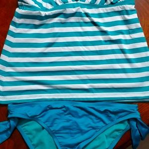 Swimming suit top and bottom